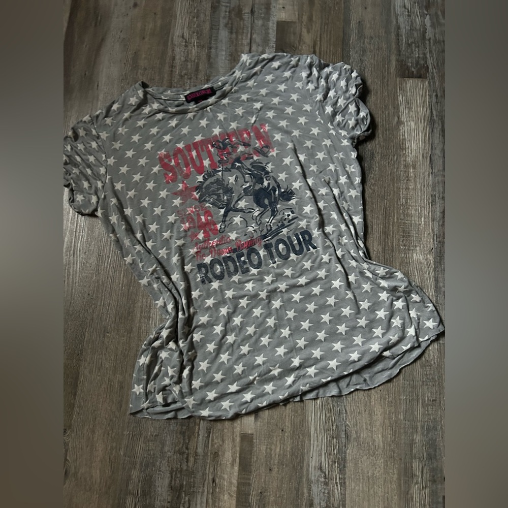 Rock & Roll Cowgirl Brand Distressed Women’s Tee Size X-LARGE